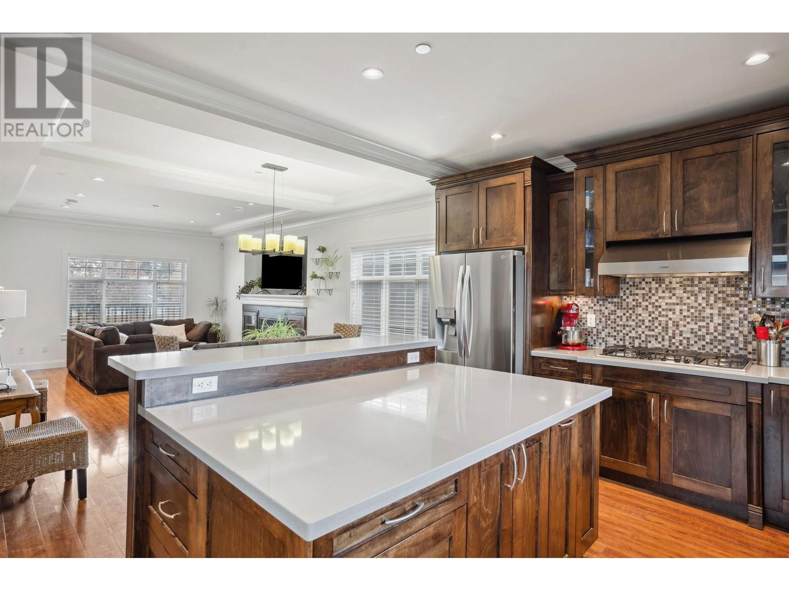 585 60TH AVENUE Image 4