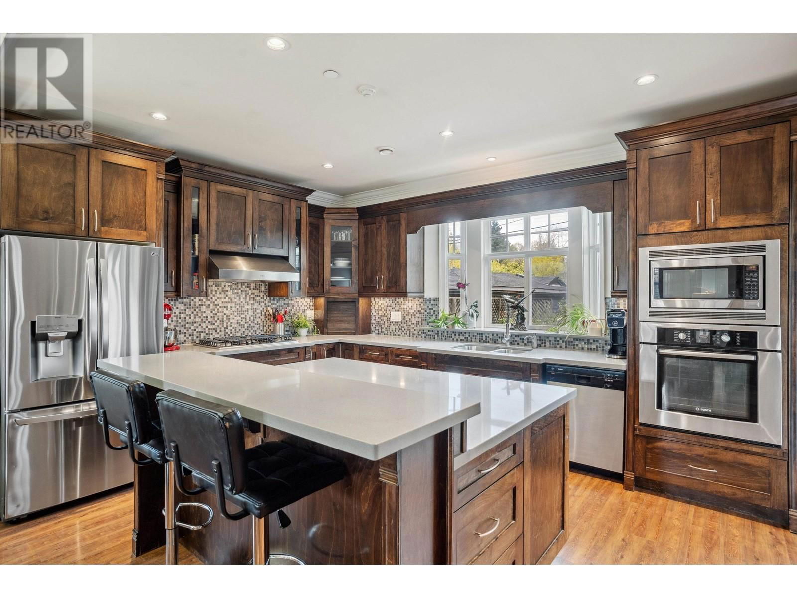 585 60TH AVENUE Image 8
