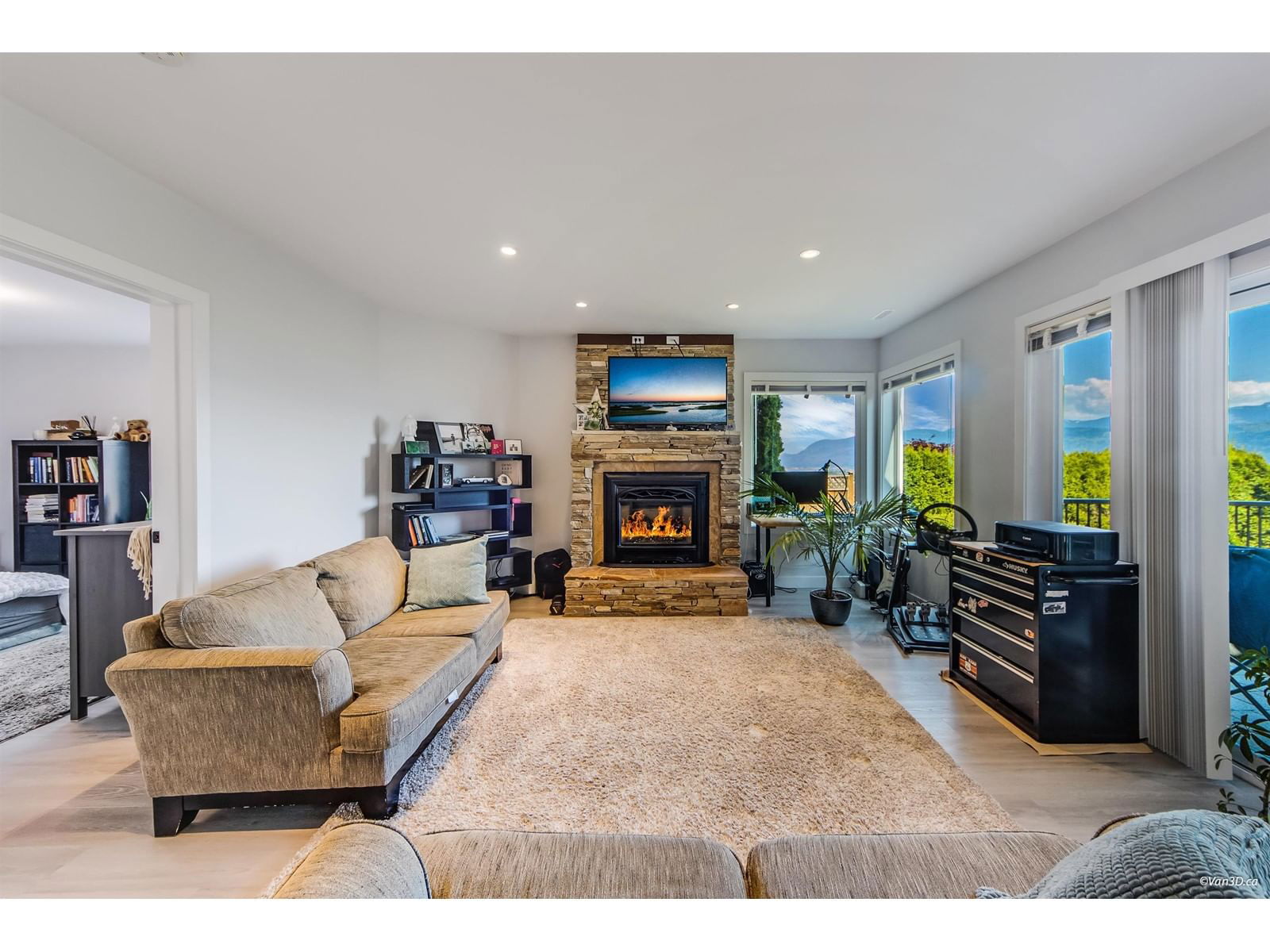 35942 EAGLECREST Image 32