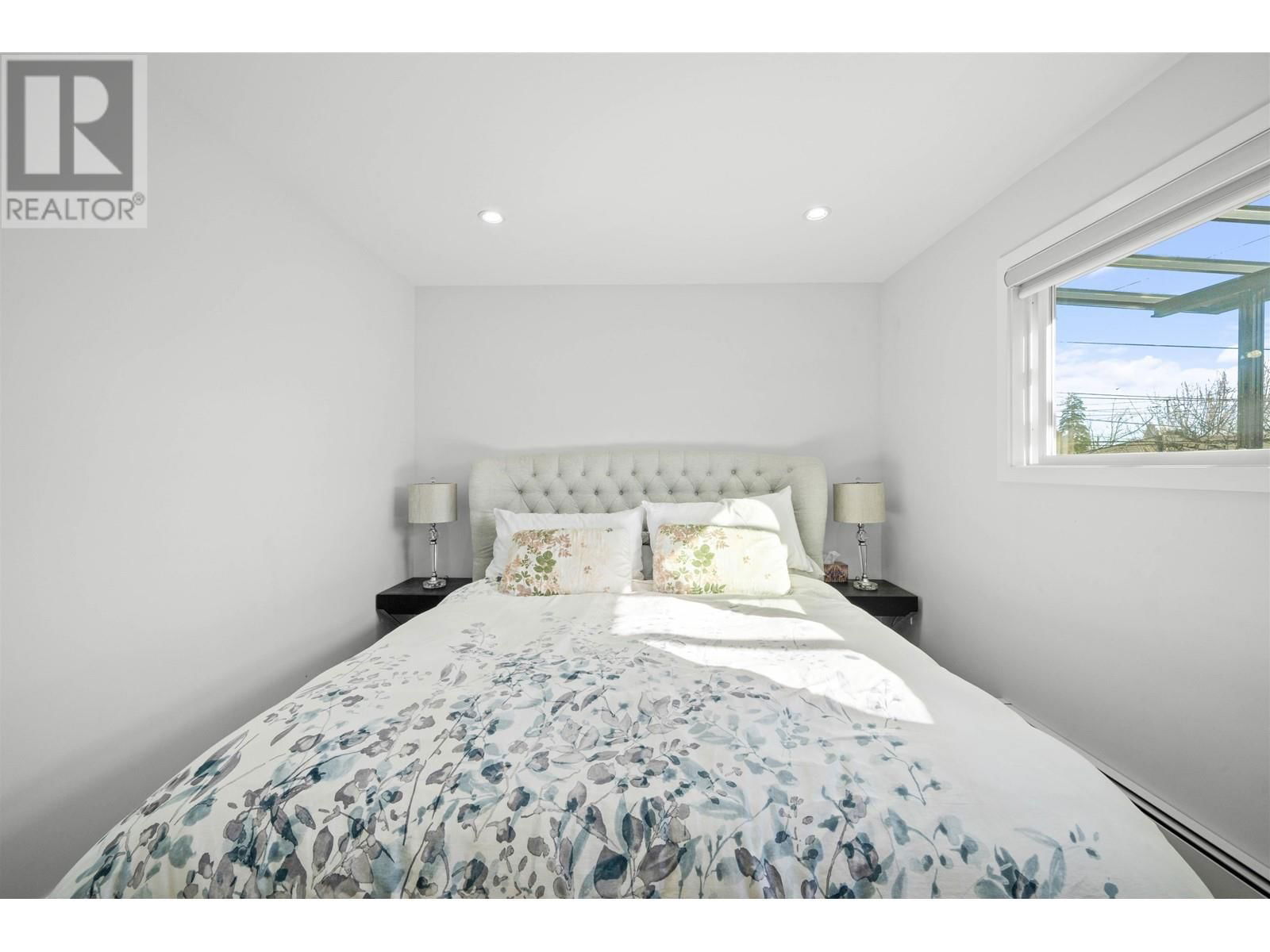 870 59TH AVENUE Image 12