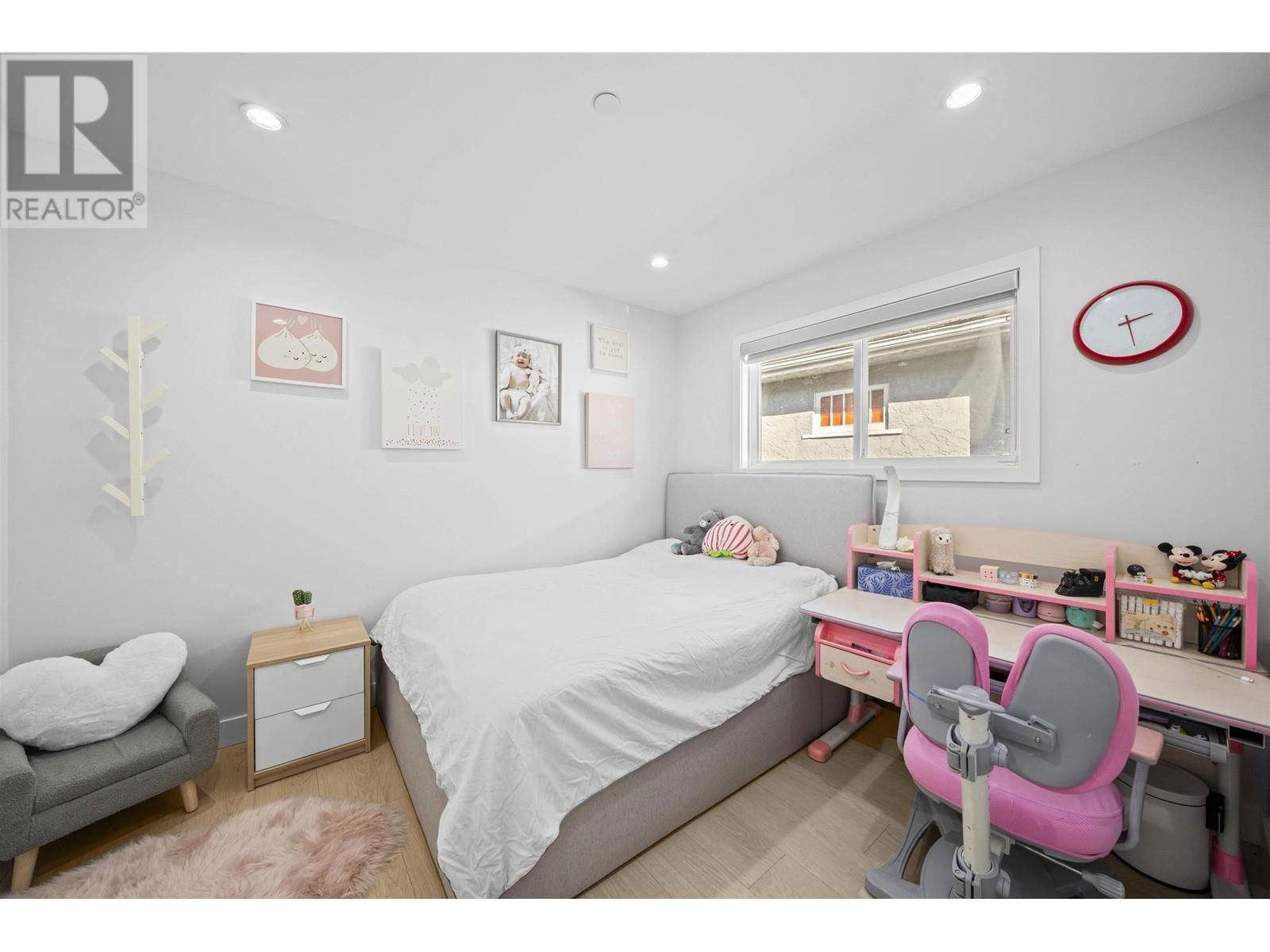 870 59TH AVENUE Image 13