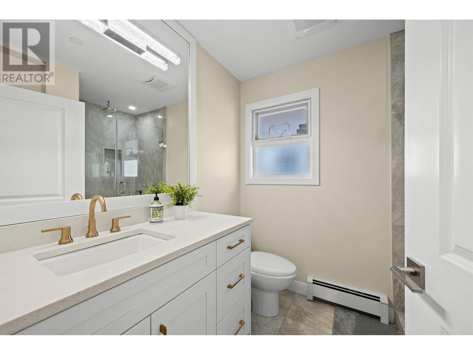 870 59TH AVENUE Image 15