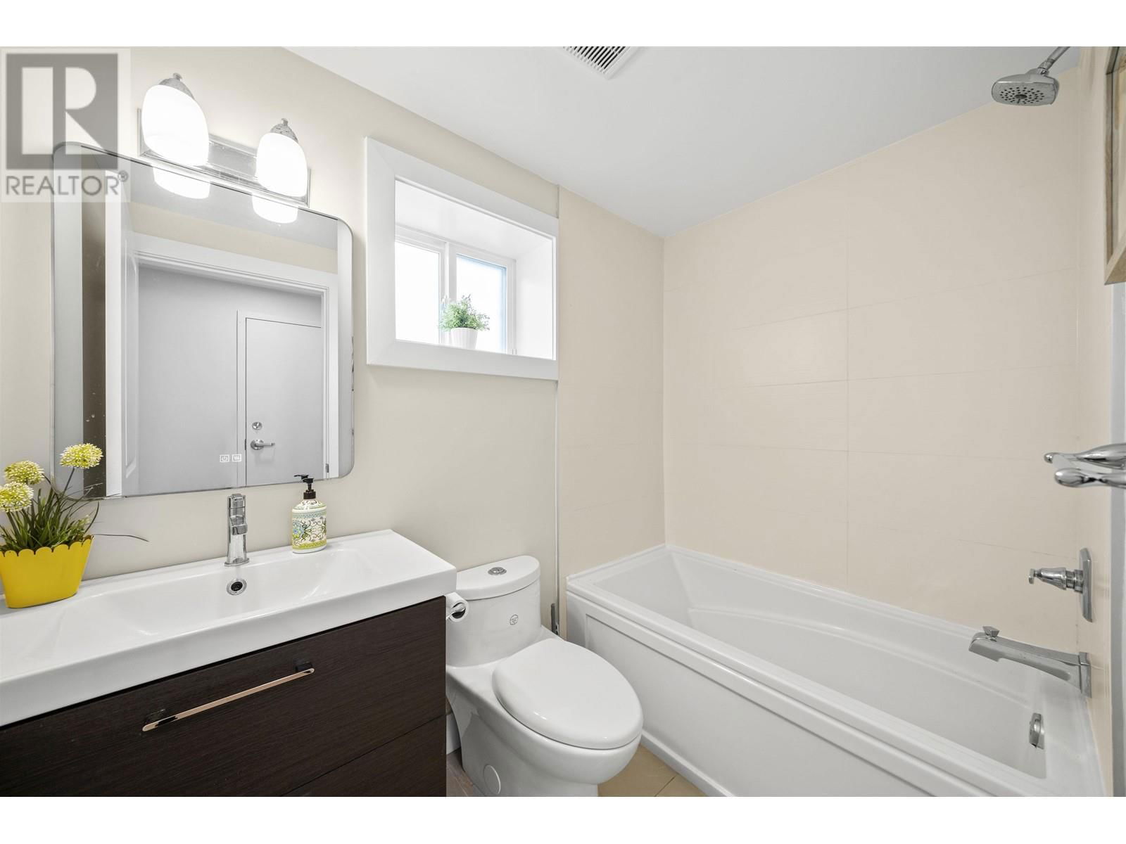 870 59TH AVENUE Image 19