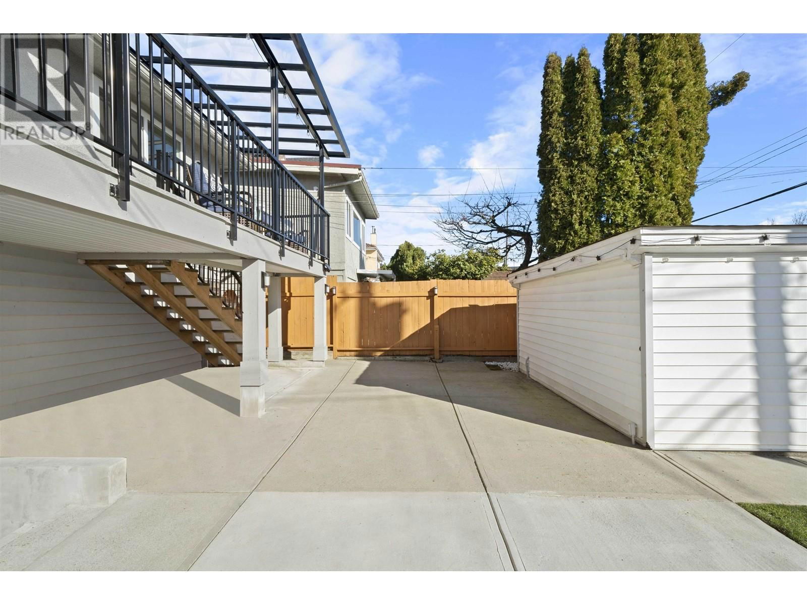 870 59TH AVENUE Image 34