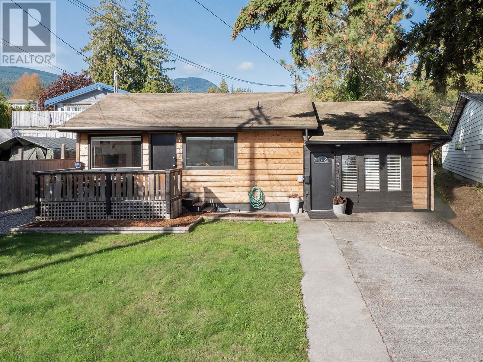 716/718 HILLCREST ROAD Image 1