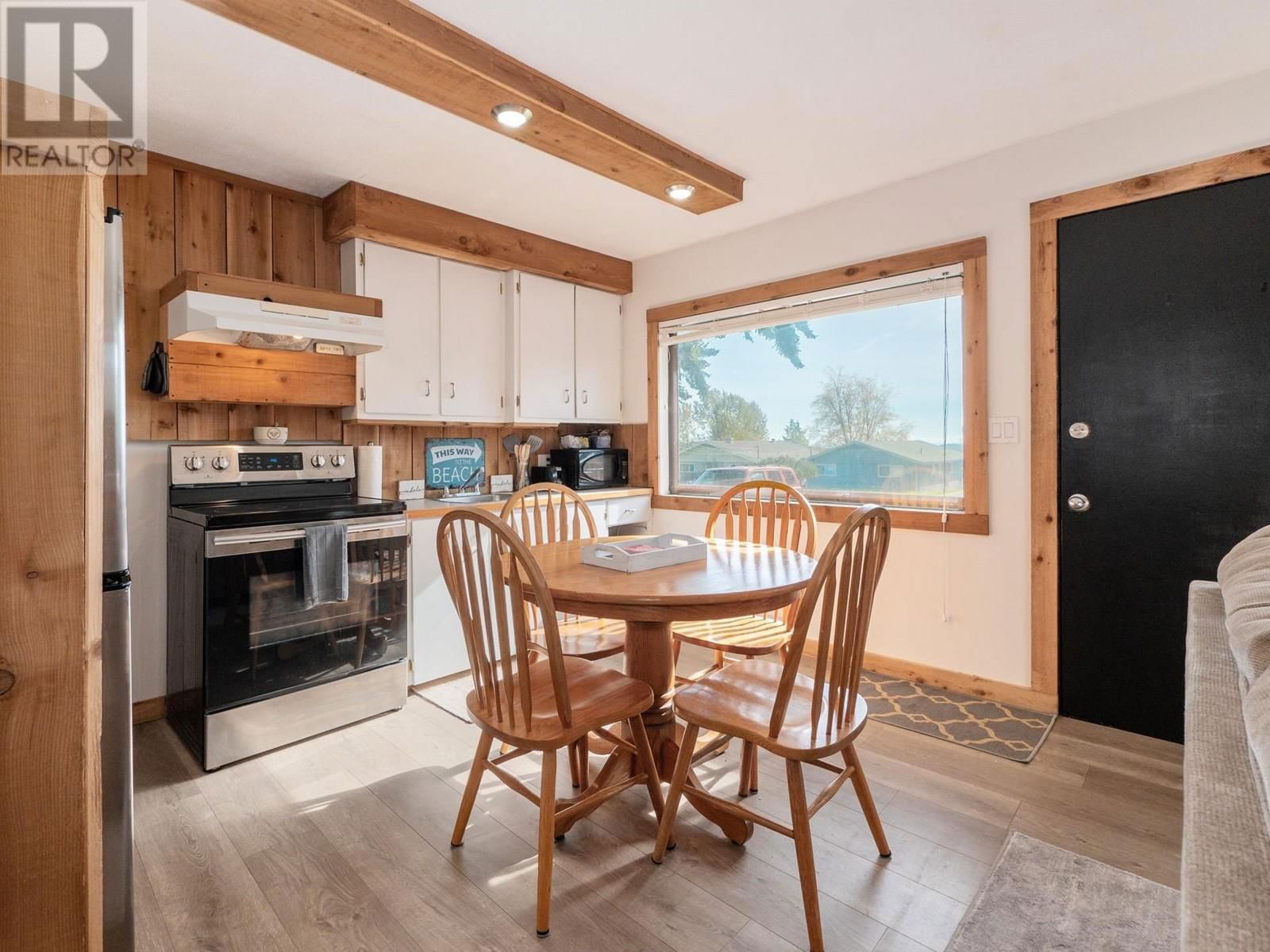 716/718 HILLCREST ROAD Image 10