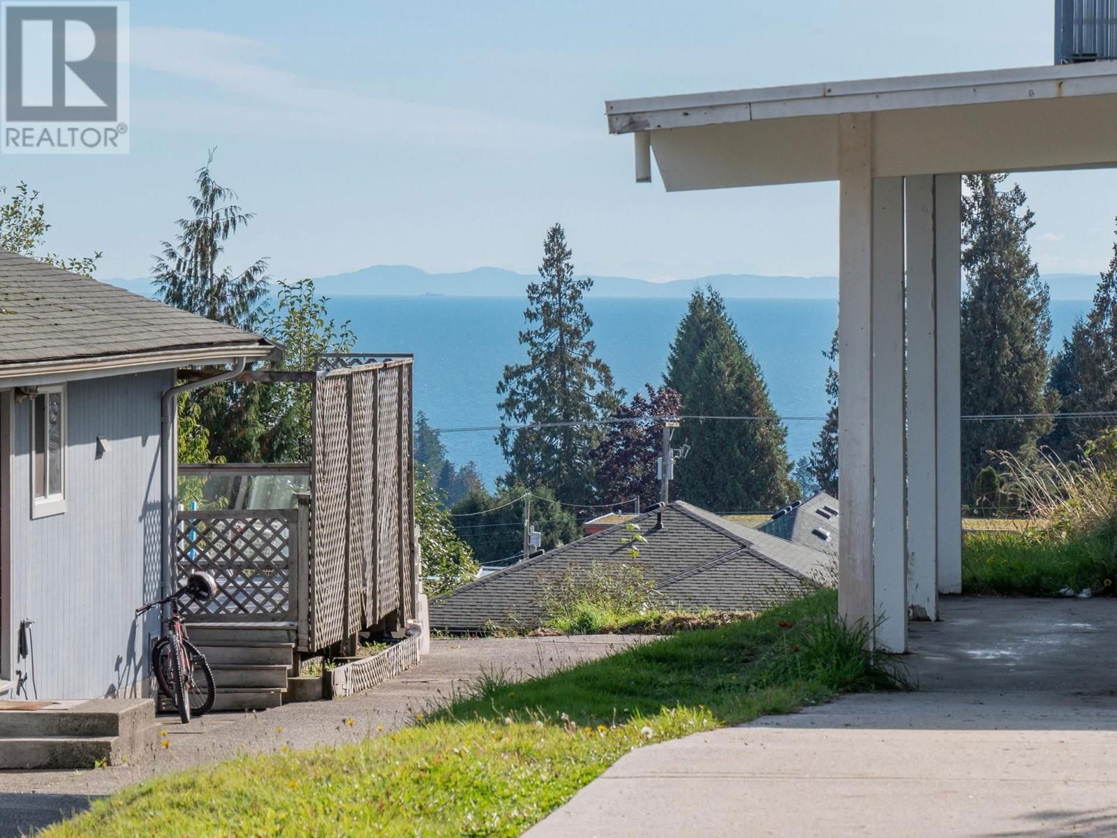 716/718 HILLCREST ROAD Image 12