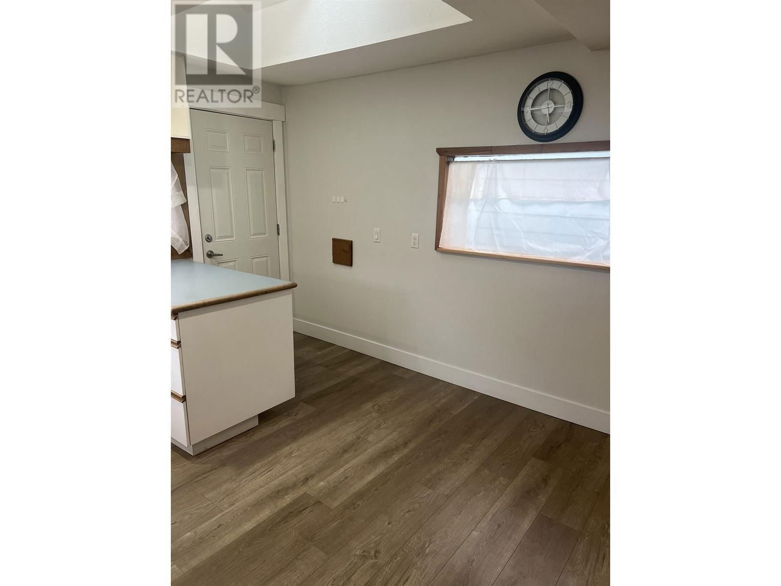 716/718 HILLCREST ROAD Image 22