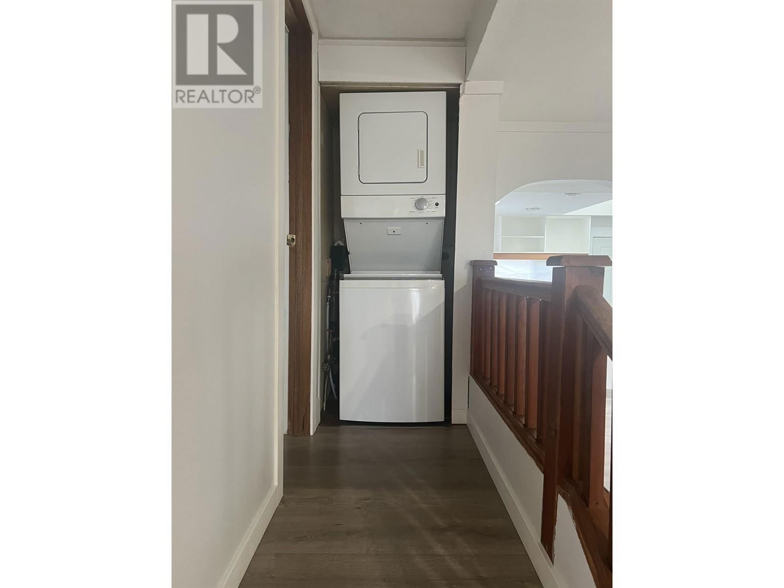716/718 HILLCREST ROAD Image 26
