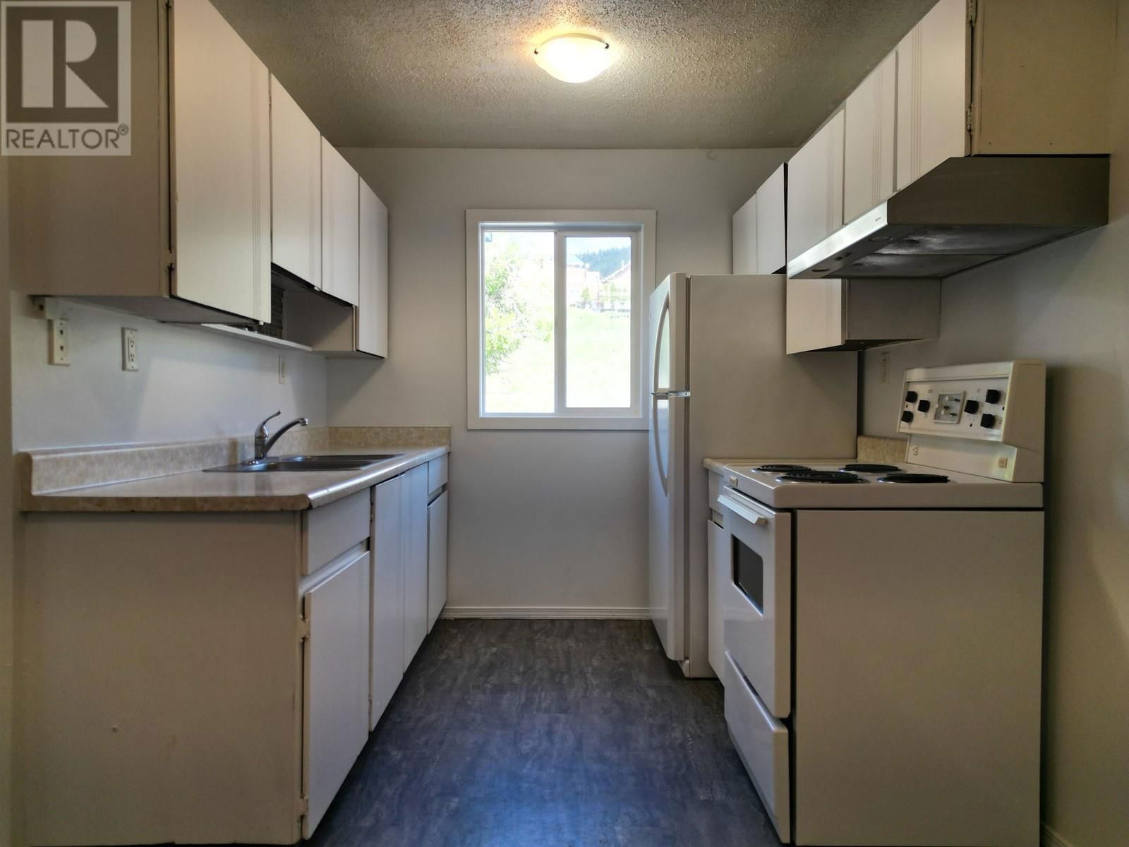 60 - 605 CARSON DRIVE Image 3