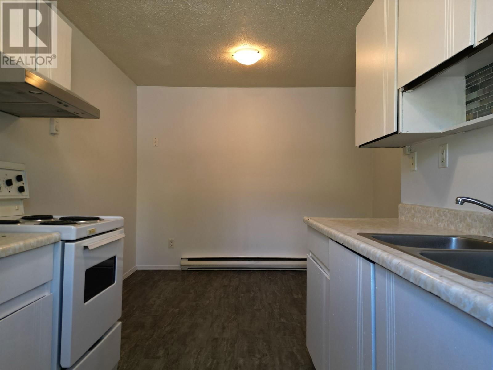 60 - 605 CARSON DRIVE Image 4