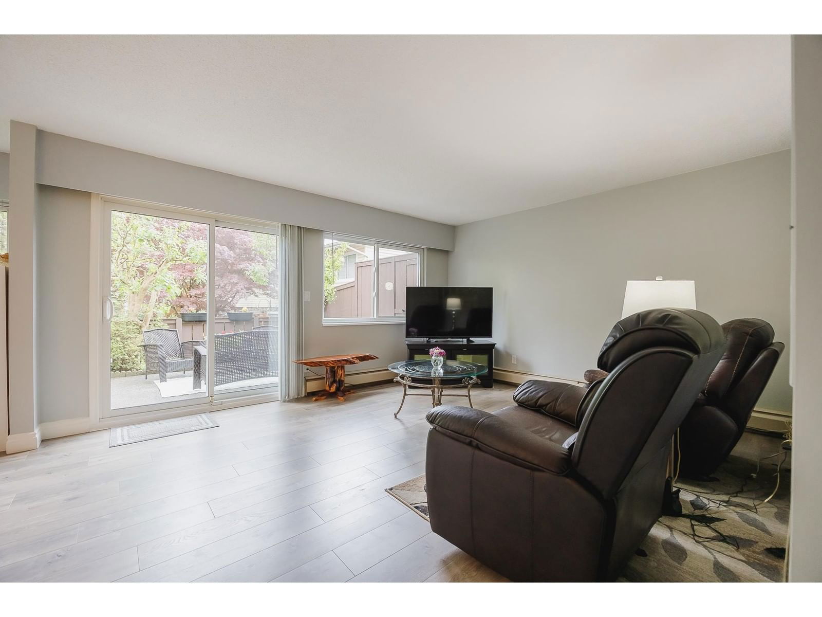 65 - 9370 122 Image 14