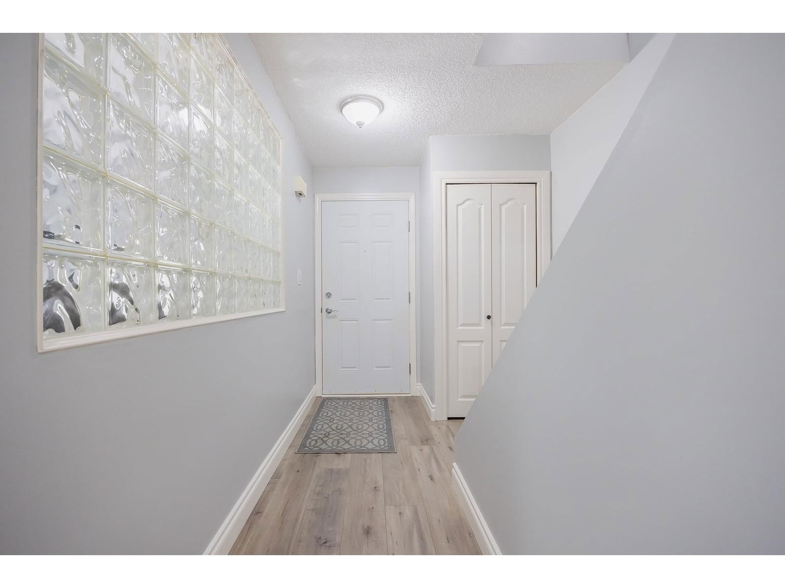 65 - 9370 122 Image 19