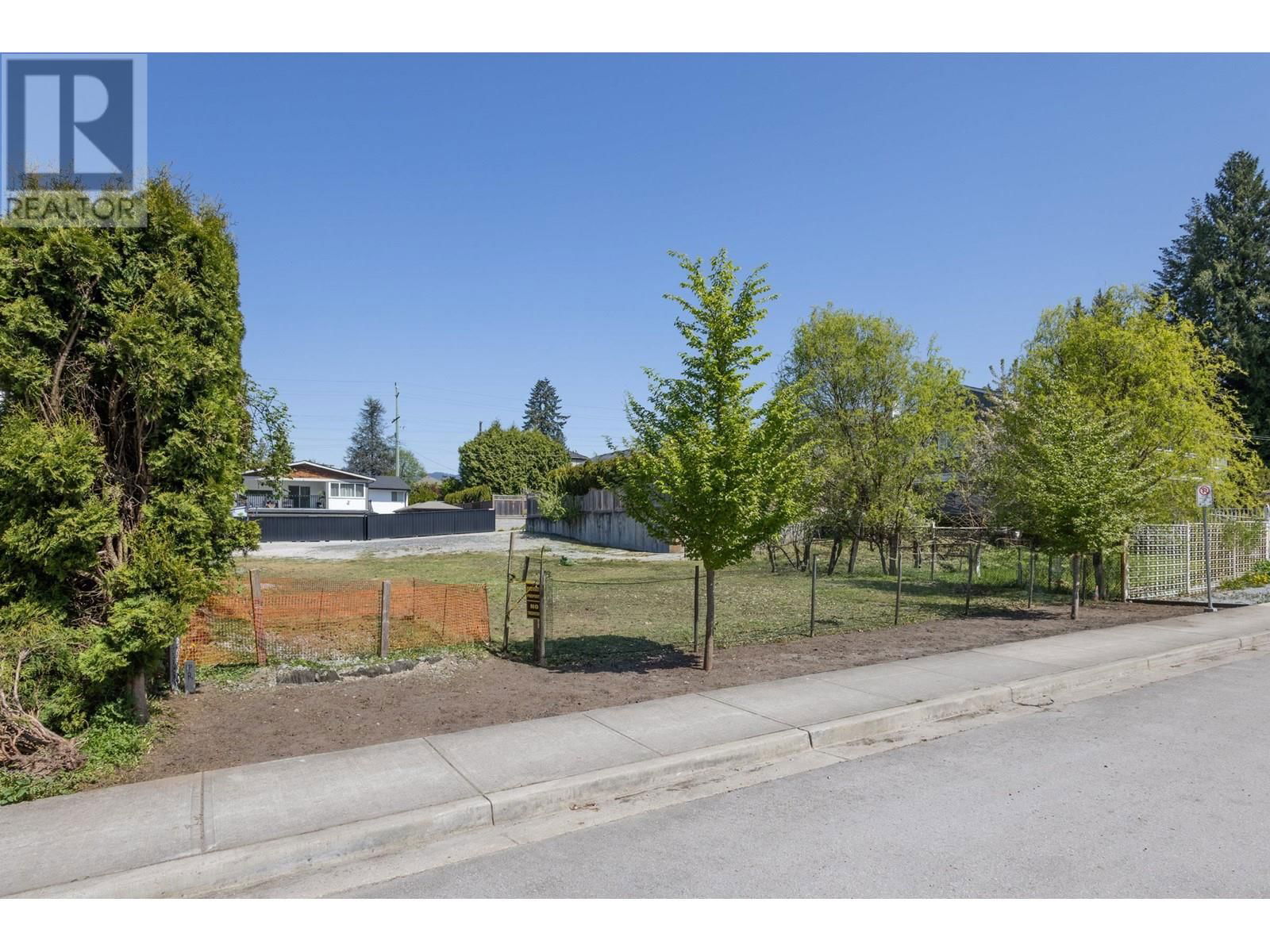 1213 GROVER AVENUE Image 11