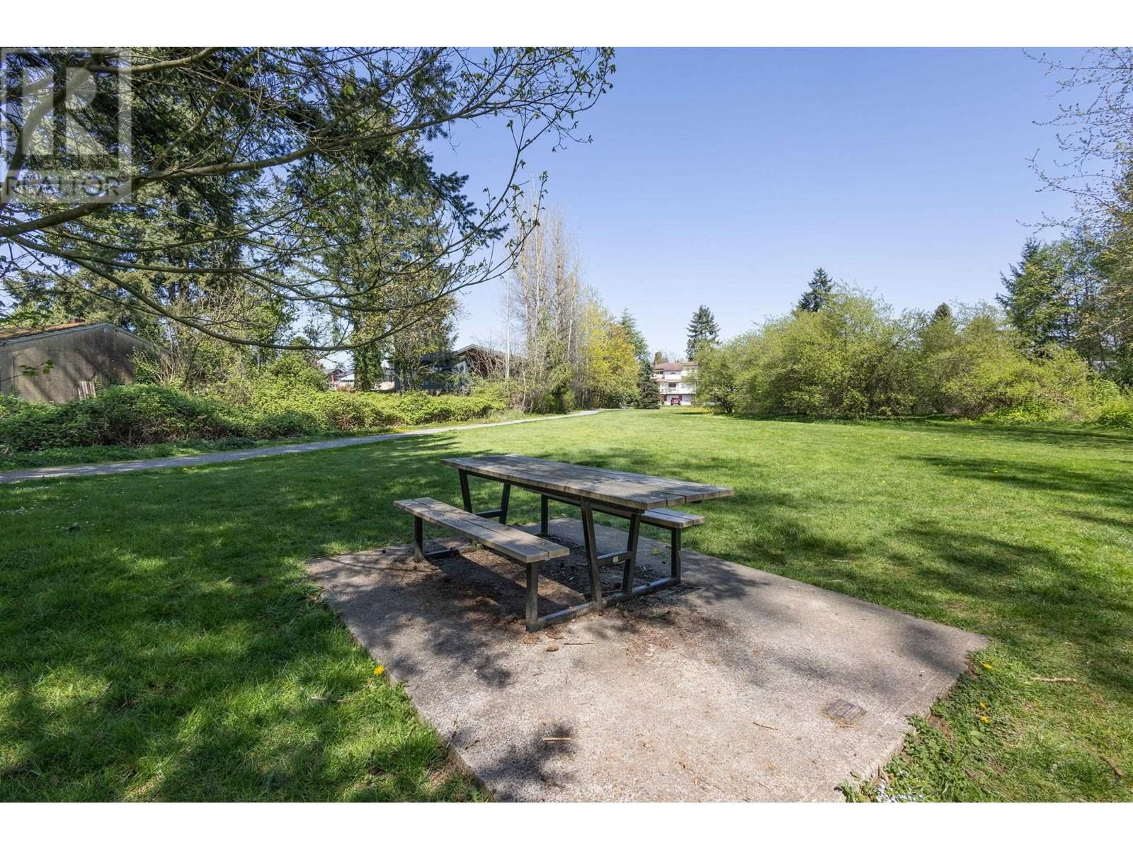 1213 GROVER AVENUE Image 15