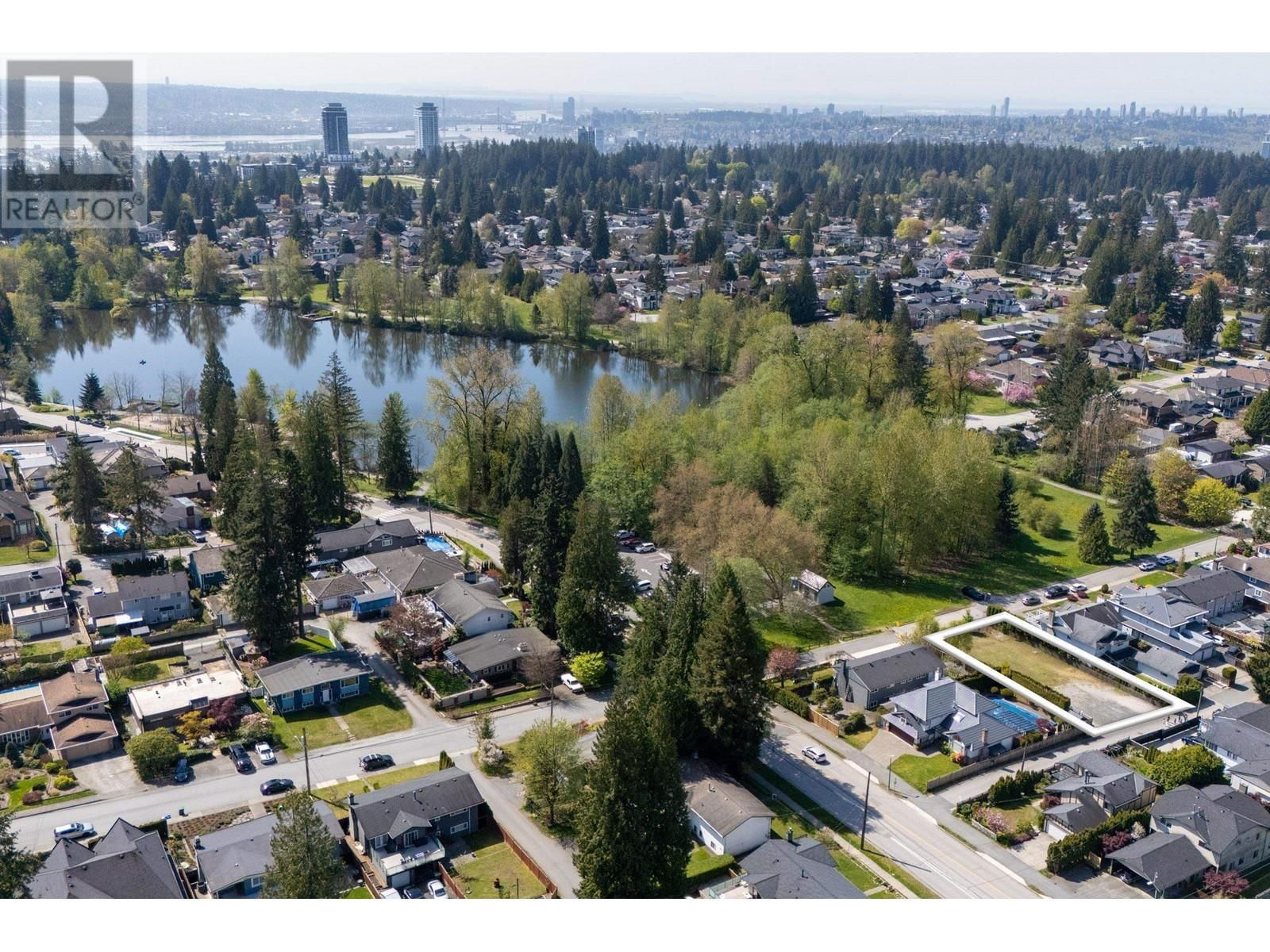 1213 GROVER AVENUE Image 3