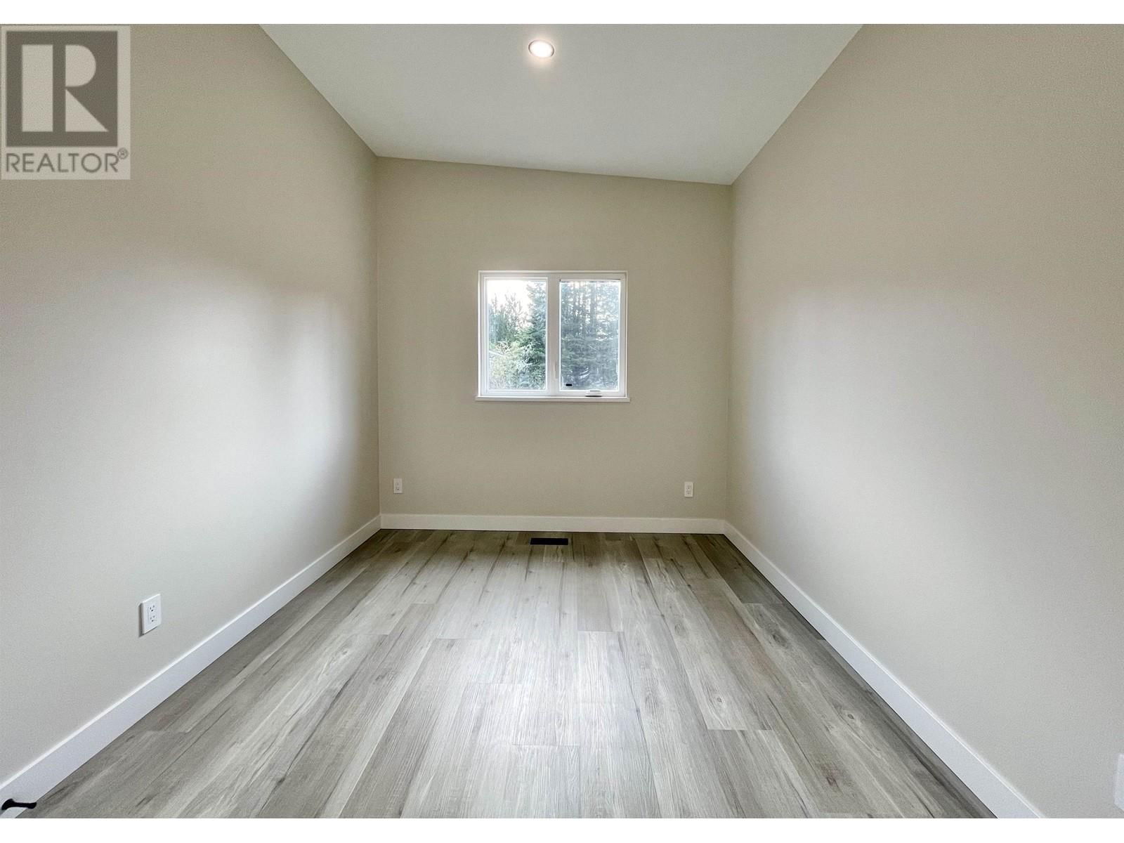 6159 GALE AVENUE Image 11