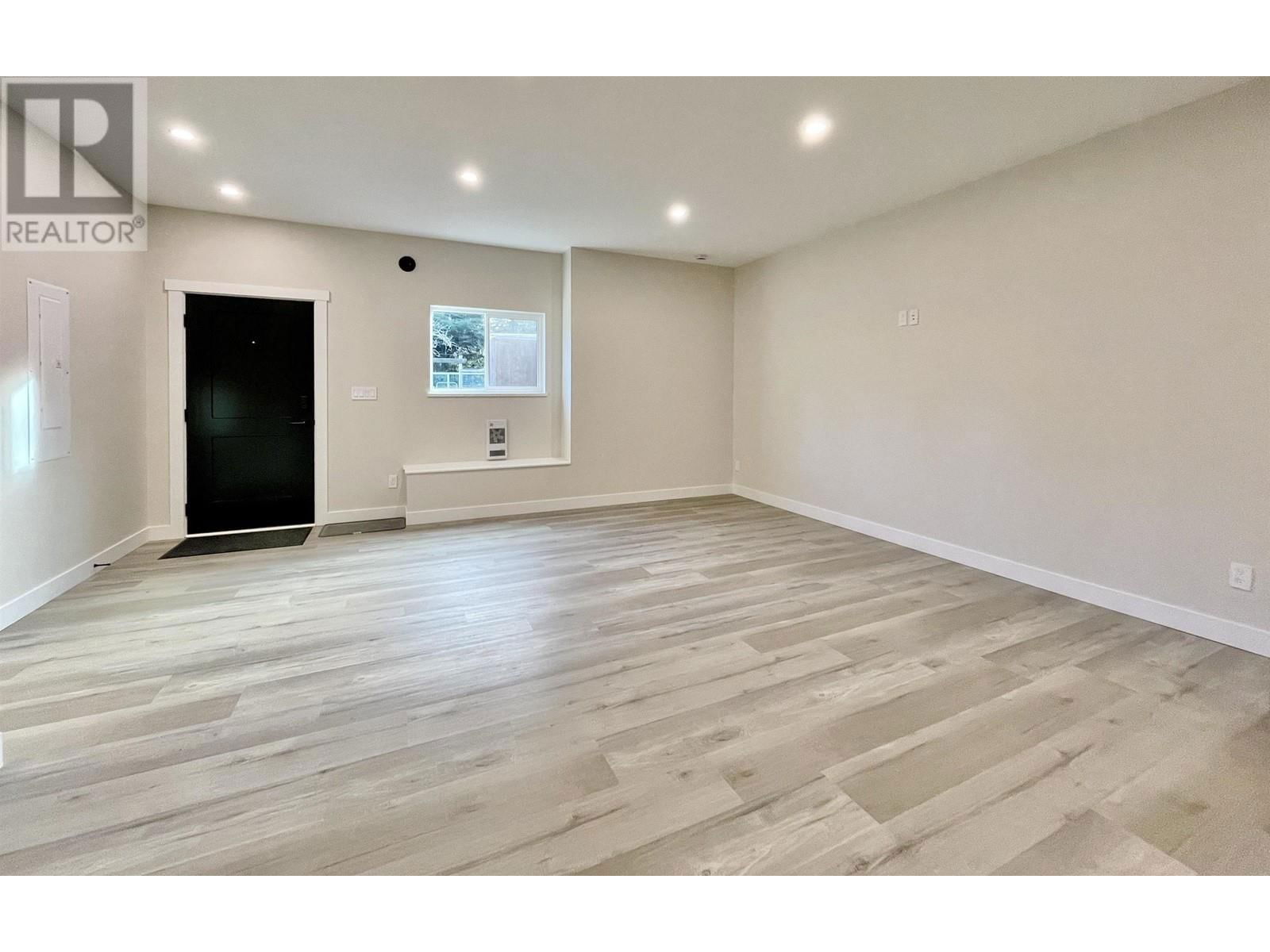 6159 GALE AVENUE Image 26