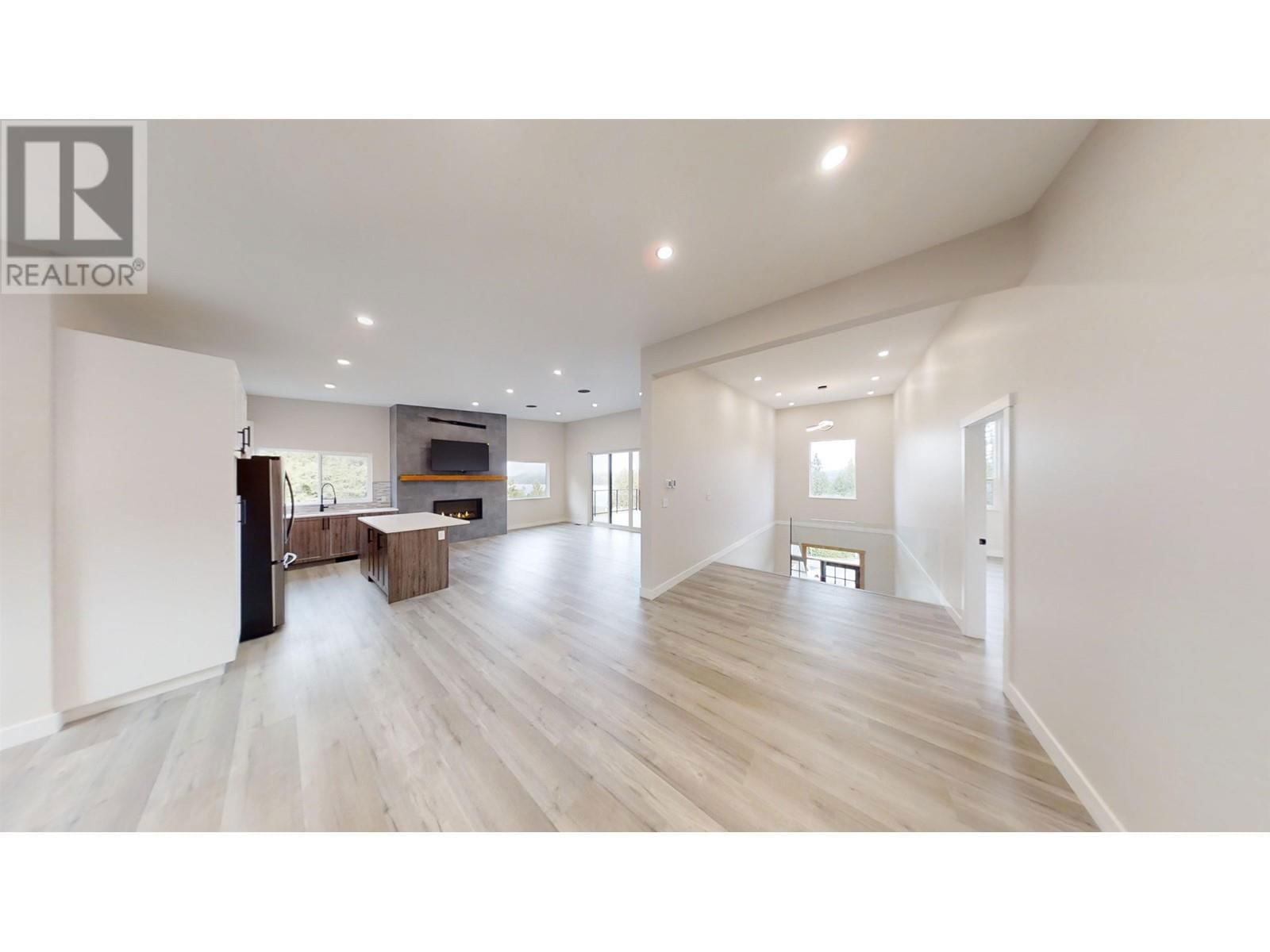 6159 GALE AVENUE Image 3