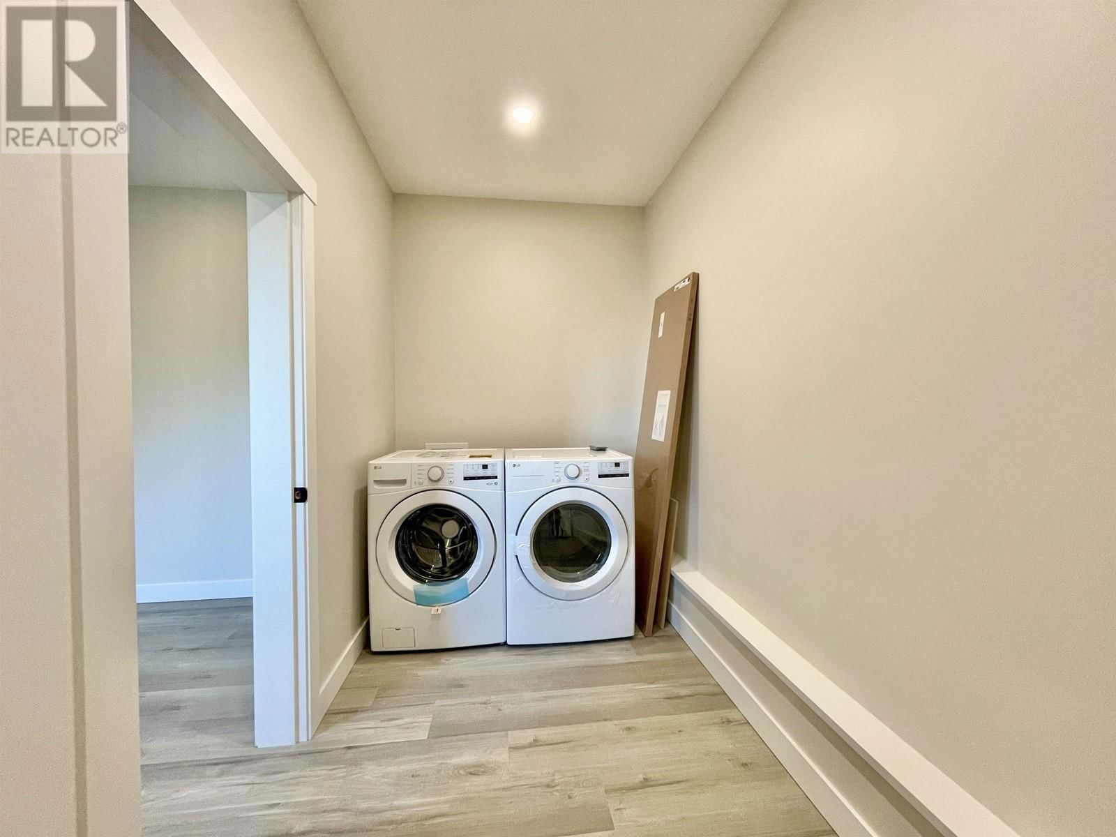 6159 GALE AVENUE Image 33