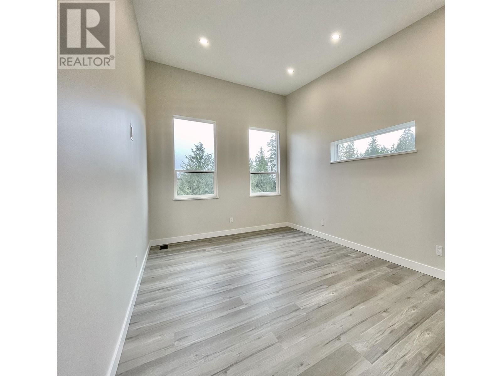 6159 GALE AVENUE Image 7