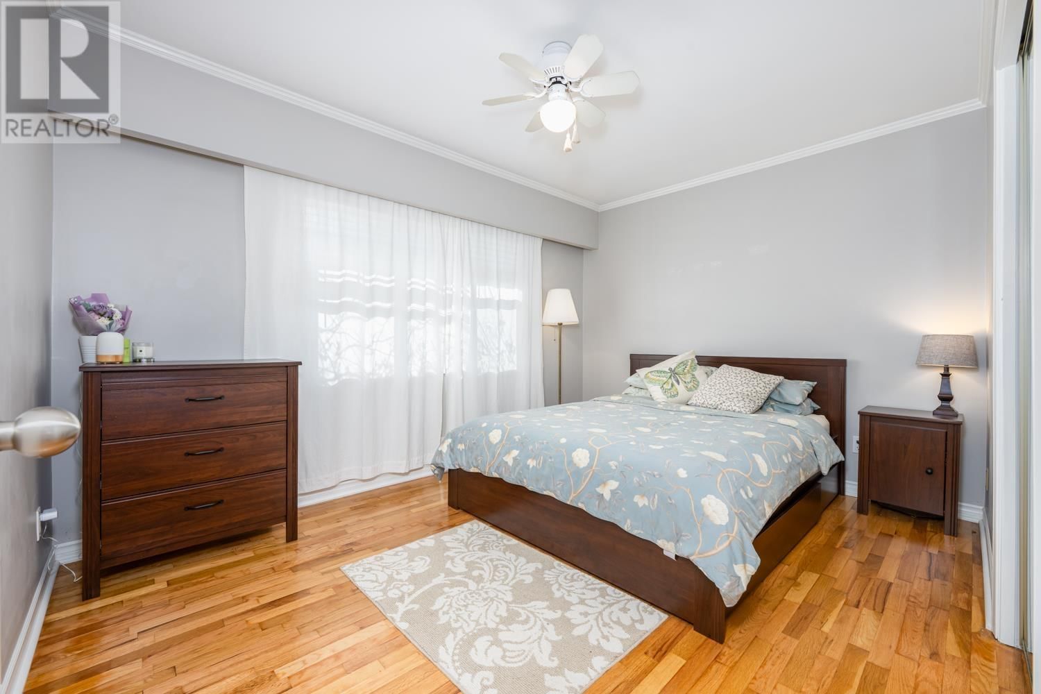 9263 10TH AVENUE Image 13