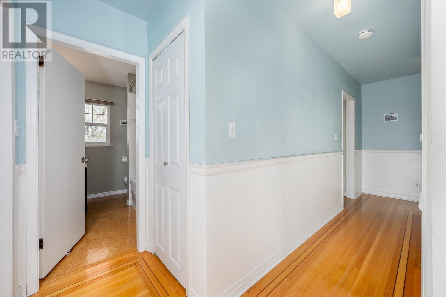 9263 10TH AVENUE Image 25