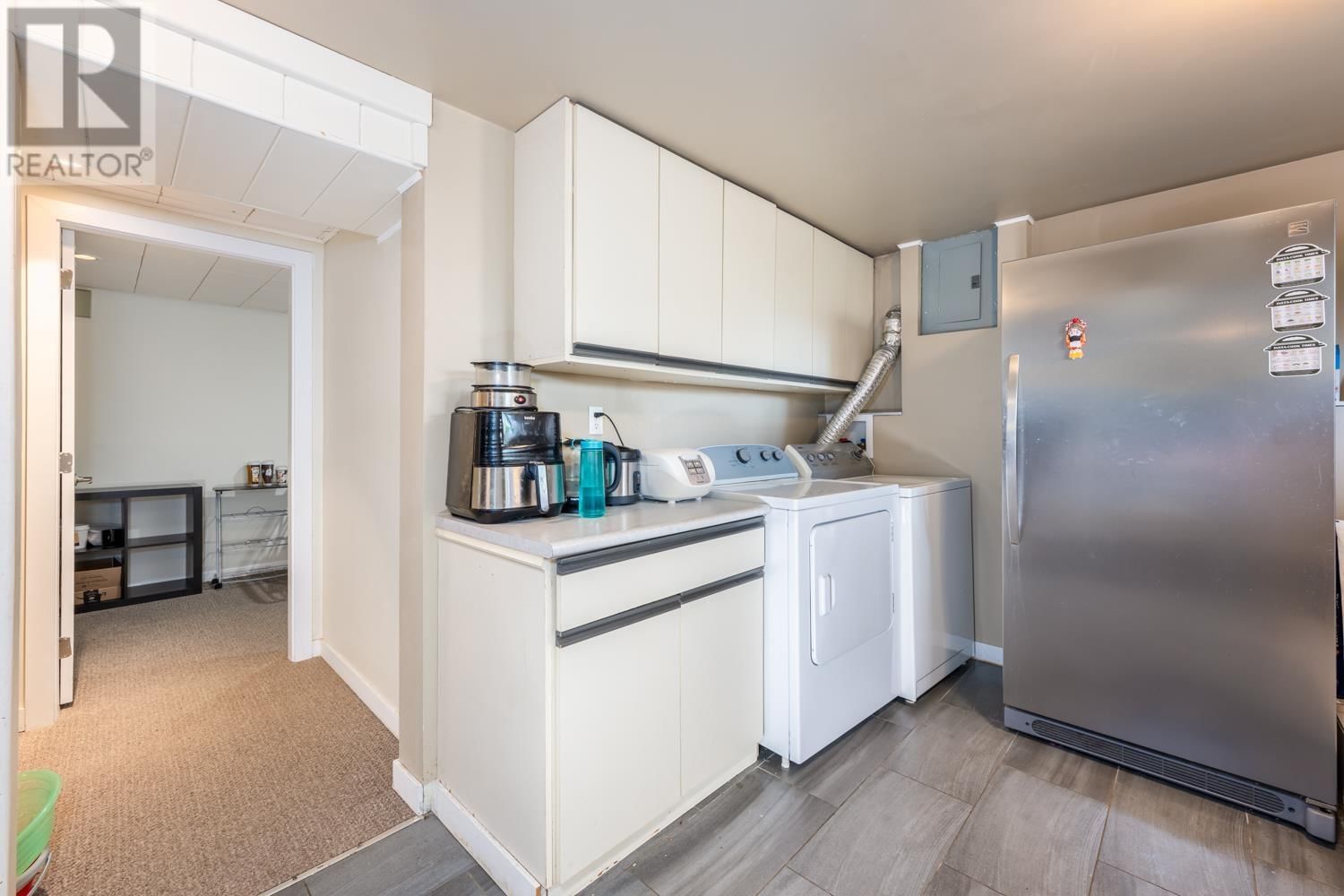 9263 10TH AVENUE Image 32