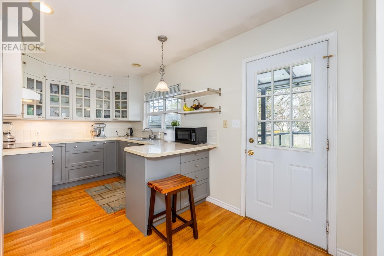 9263 10TH AVENUE Image 9