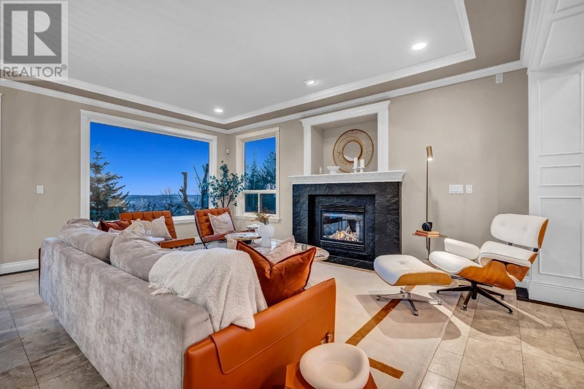 3126 SILVERTHRONE DRIVE Image 4