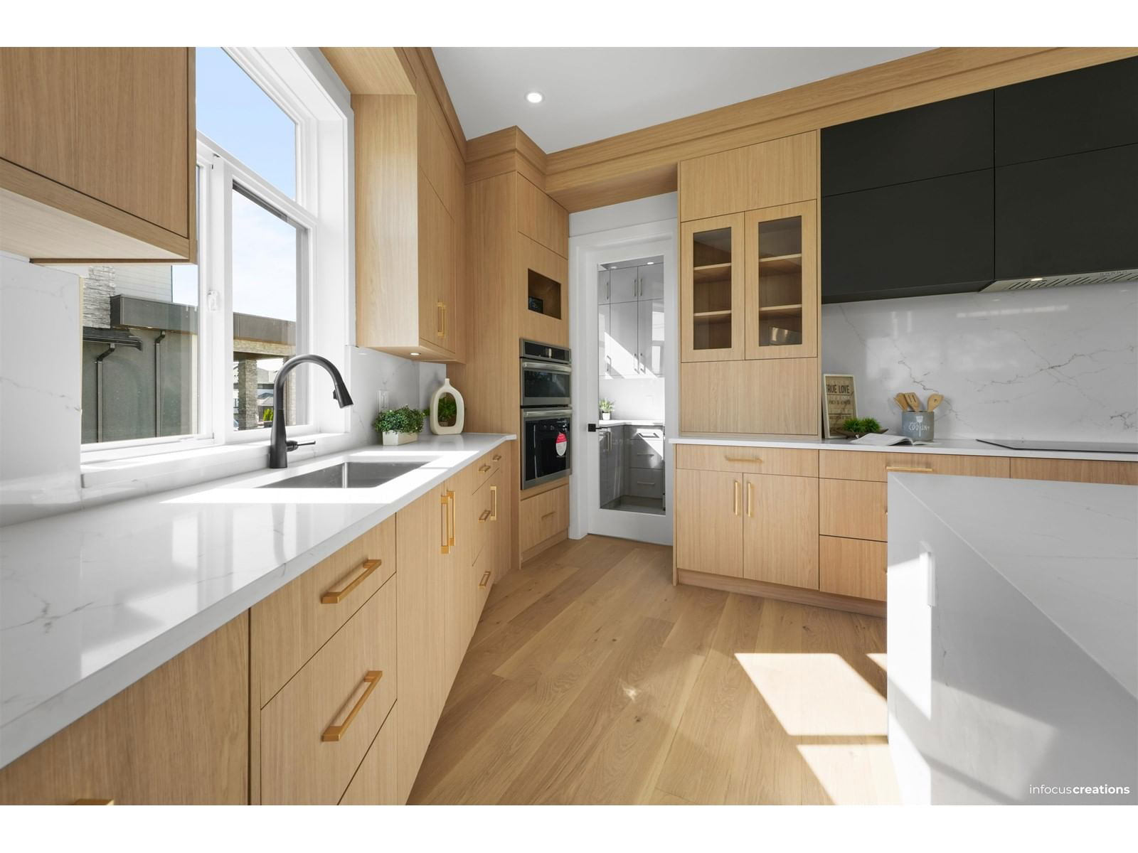 15448 76B Image 13