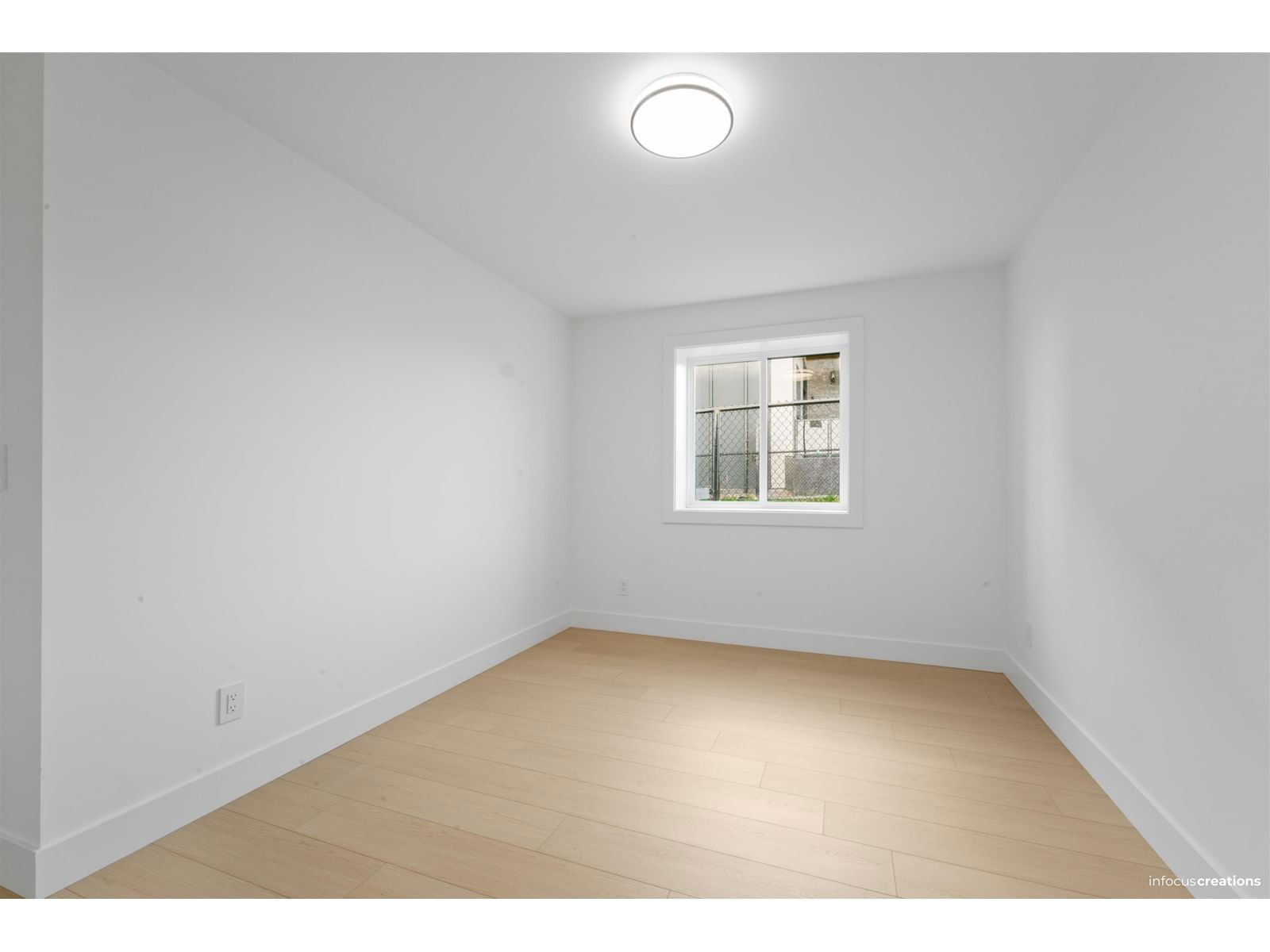 15448 76B Image 34