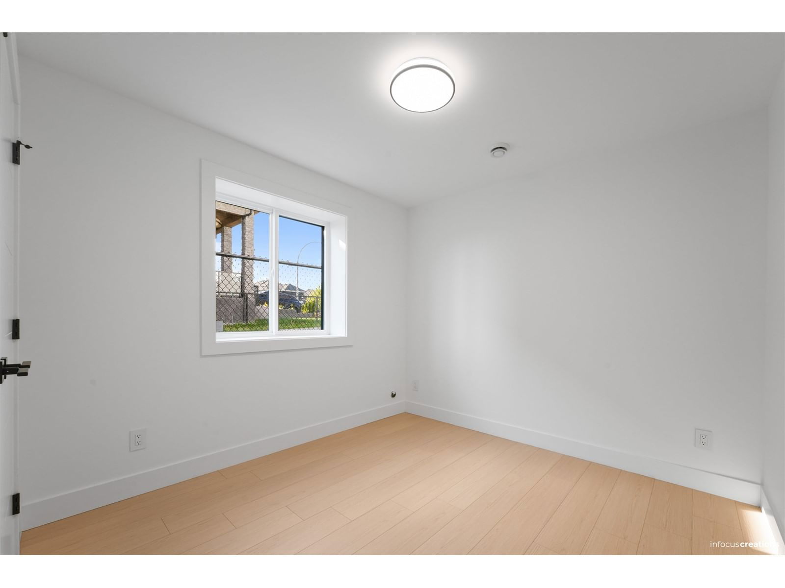 15448 76B Image 36