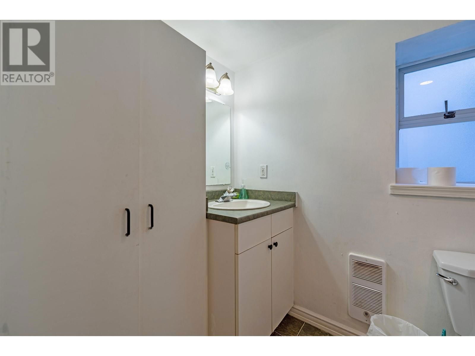 2085 45TH AVENUE Image 31