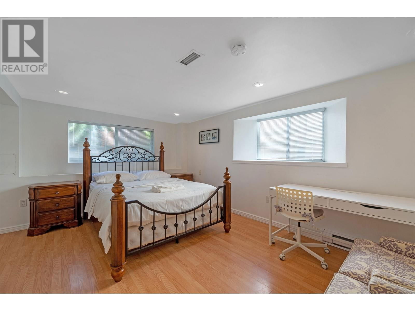 2085 45TH AVENUE Image 34
