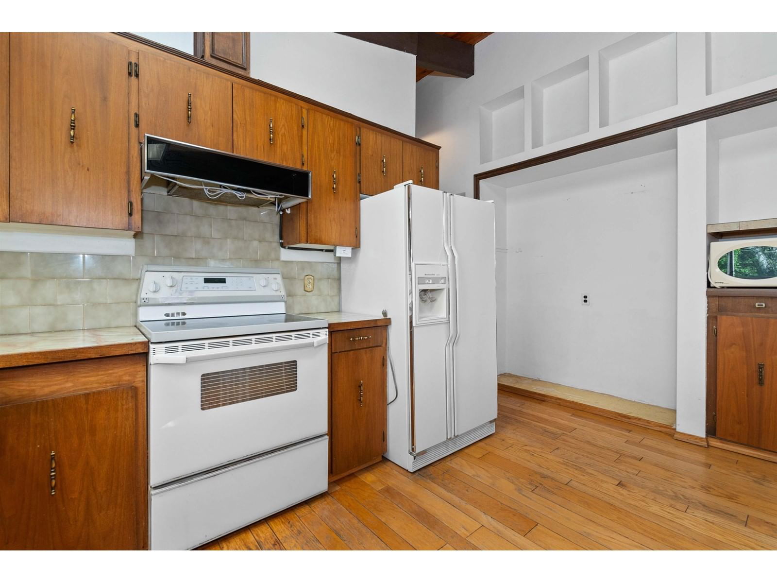 960 HOT SPRINGS ROAD Image 13