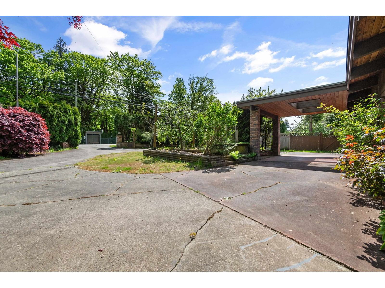 960 HOT SPRINGS ROAD Image 3