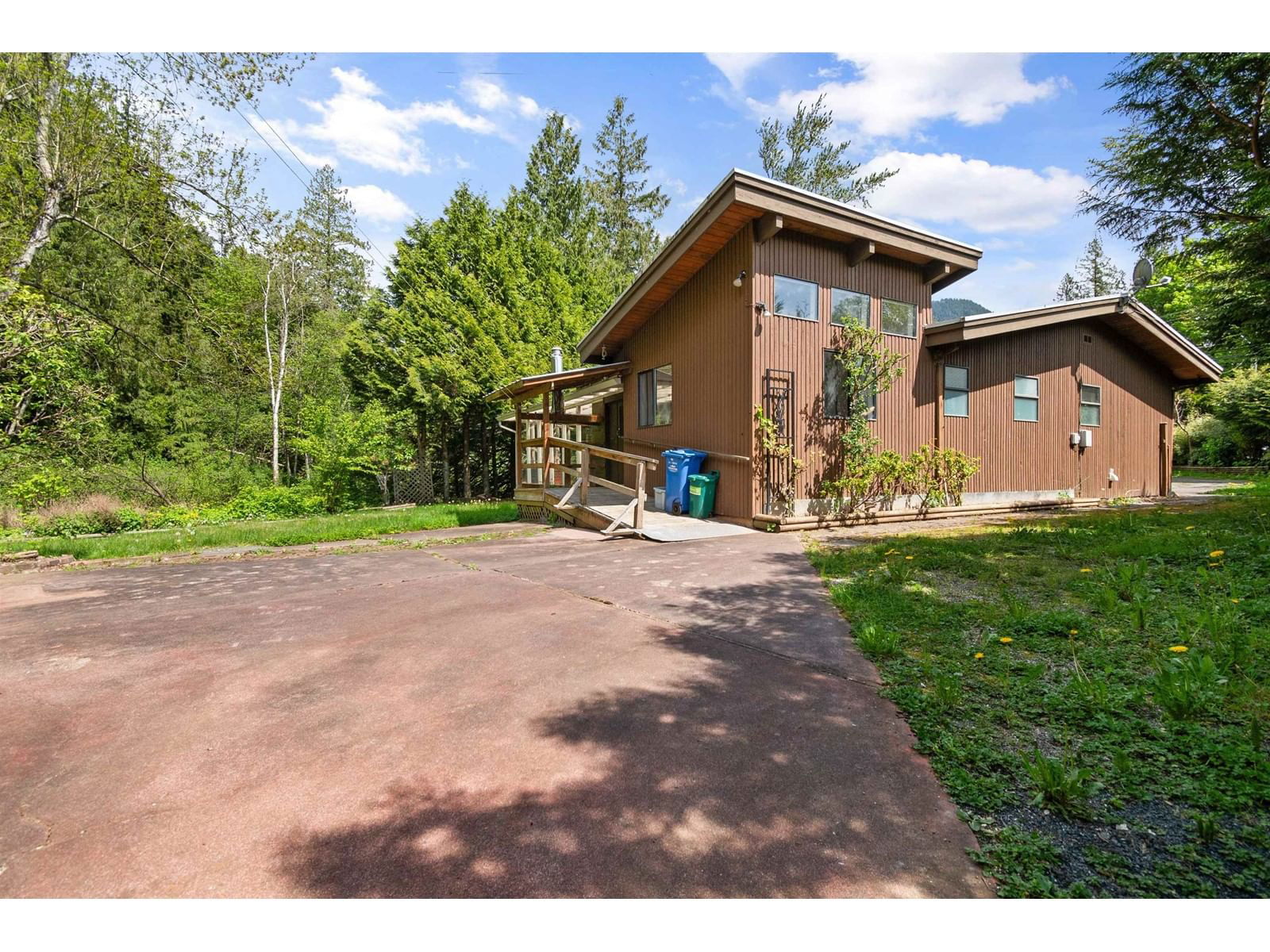 960 HOT SPRINGS ROAD Image 34