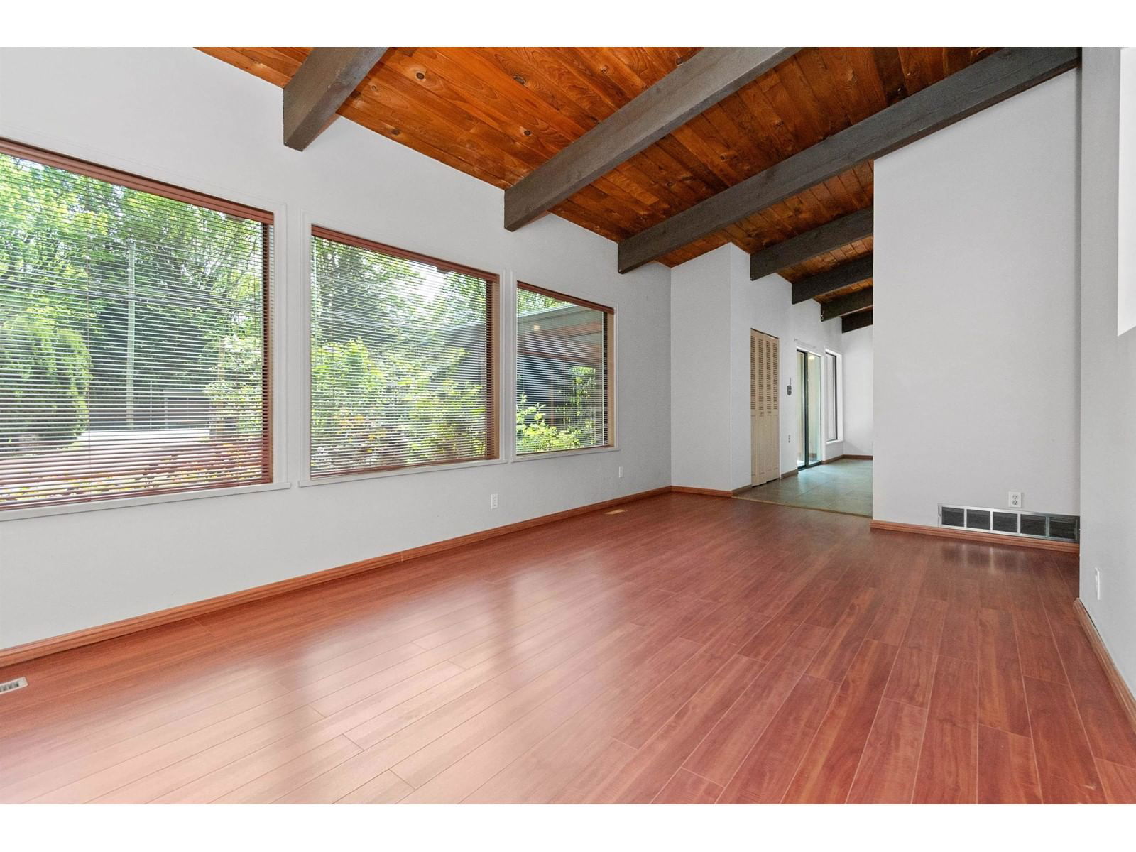 960 HOT SPRINGS ROAD Image 7