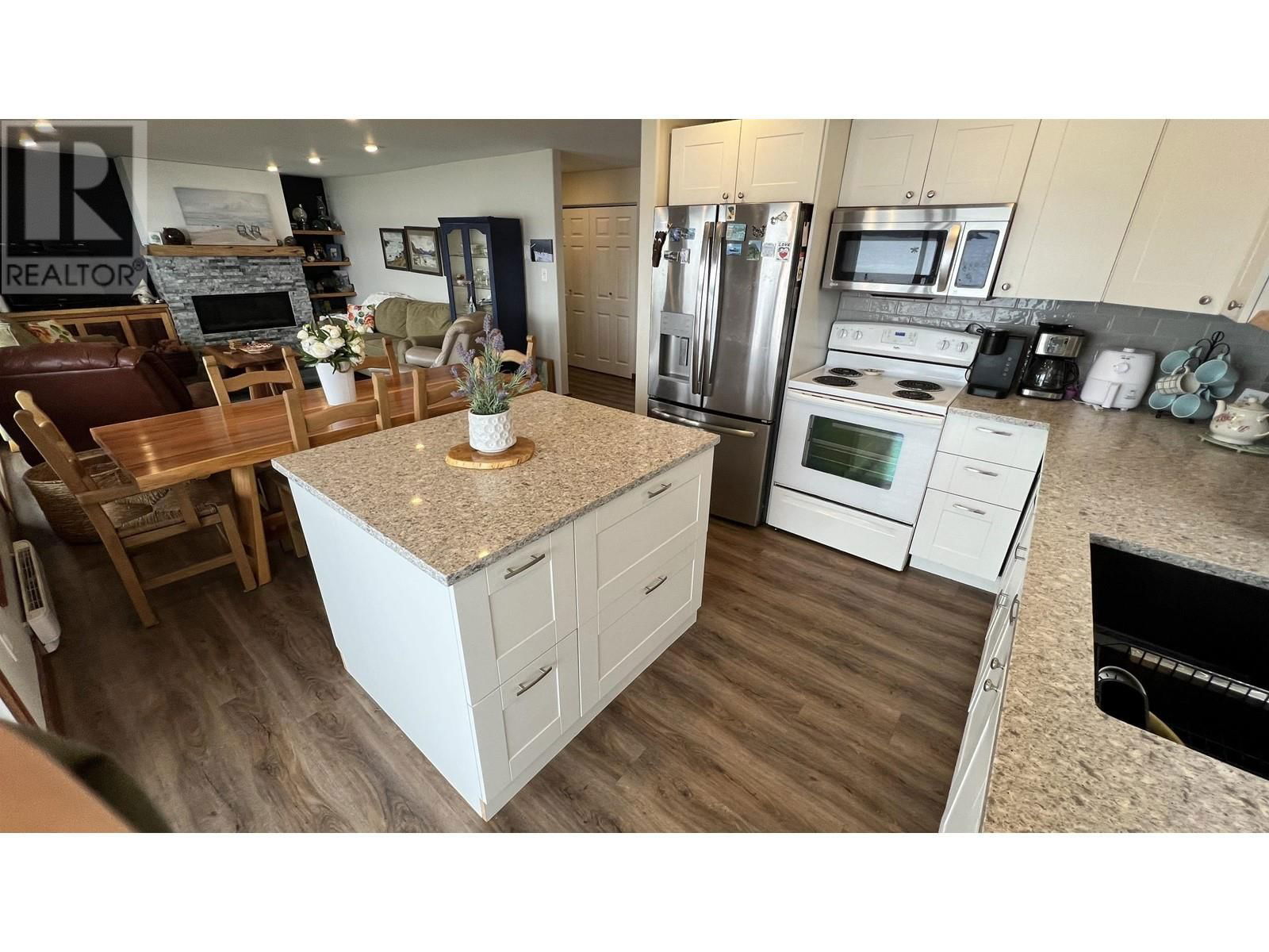 2765 FIRST AVENUE Image 6