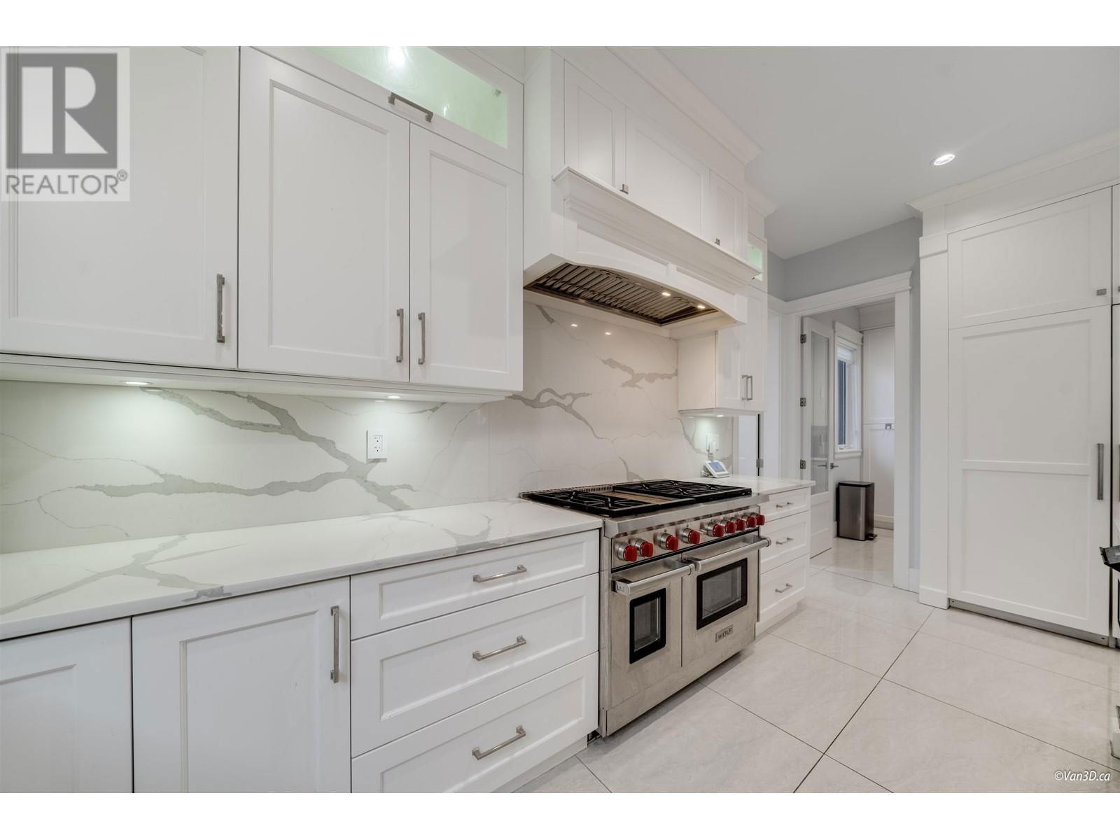 656 BLUE MOUNTAIN STREET Image 12
