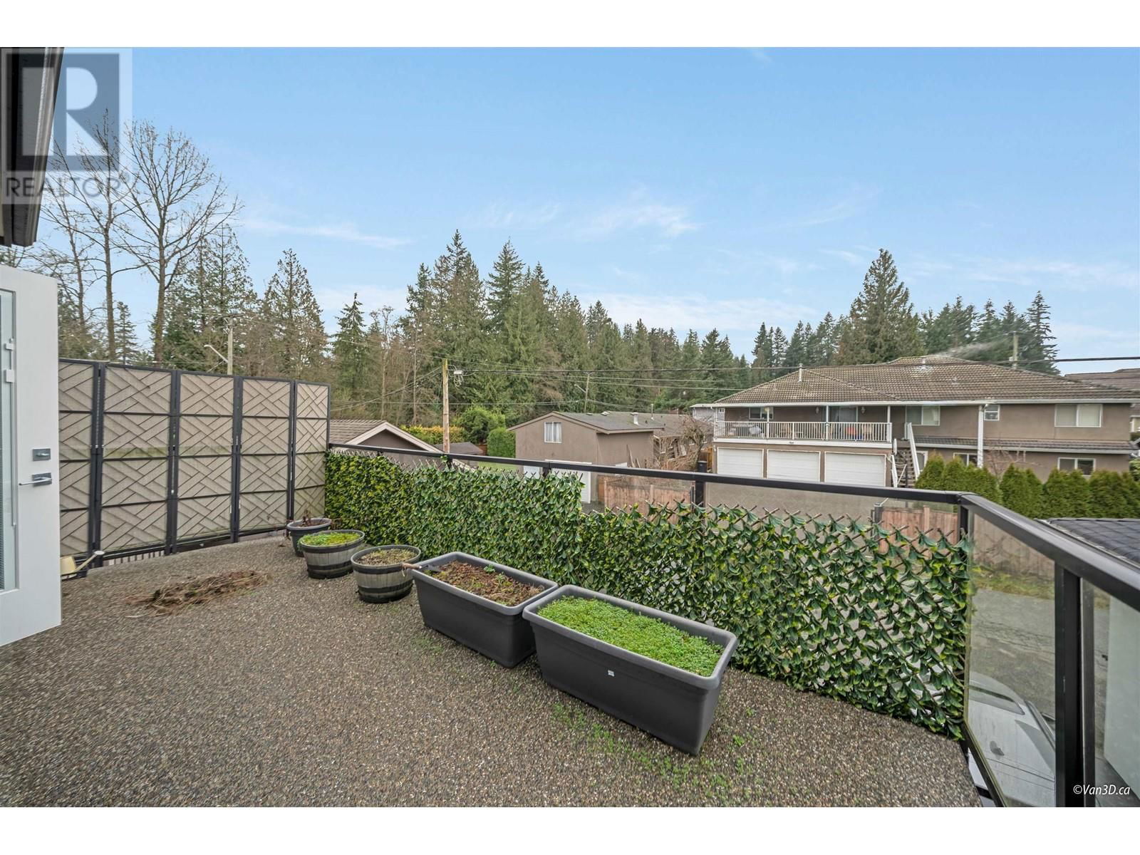 656 BLUE MOUNTAIN STREET Image 15