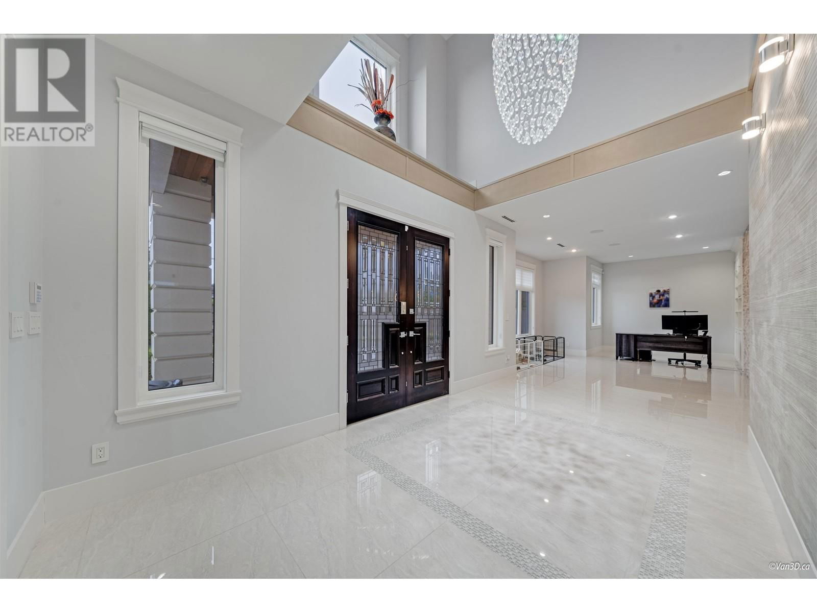 656 BLUE MOUNTAIN STREET Image 3