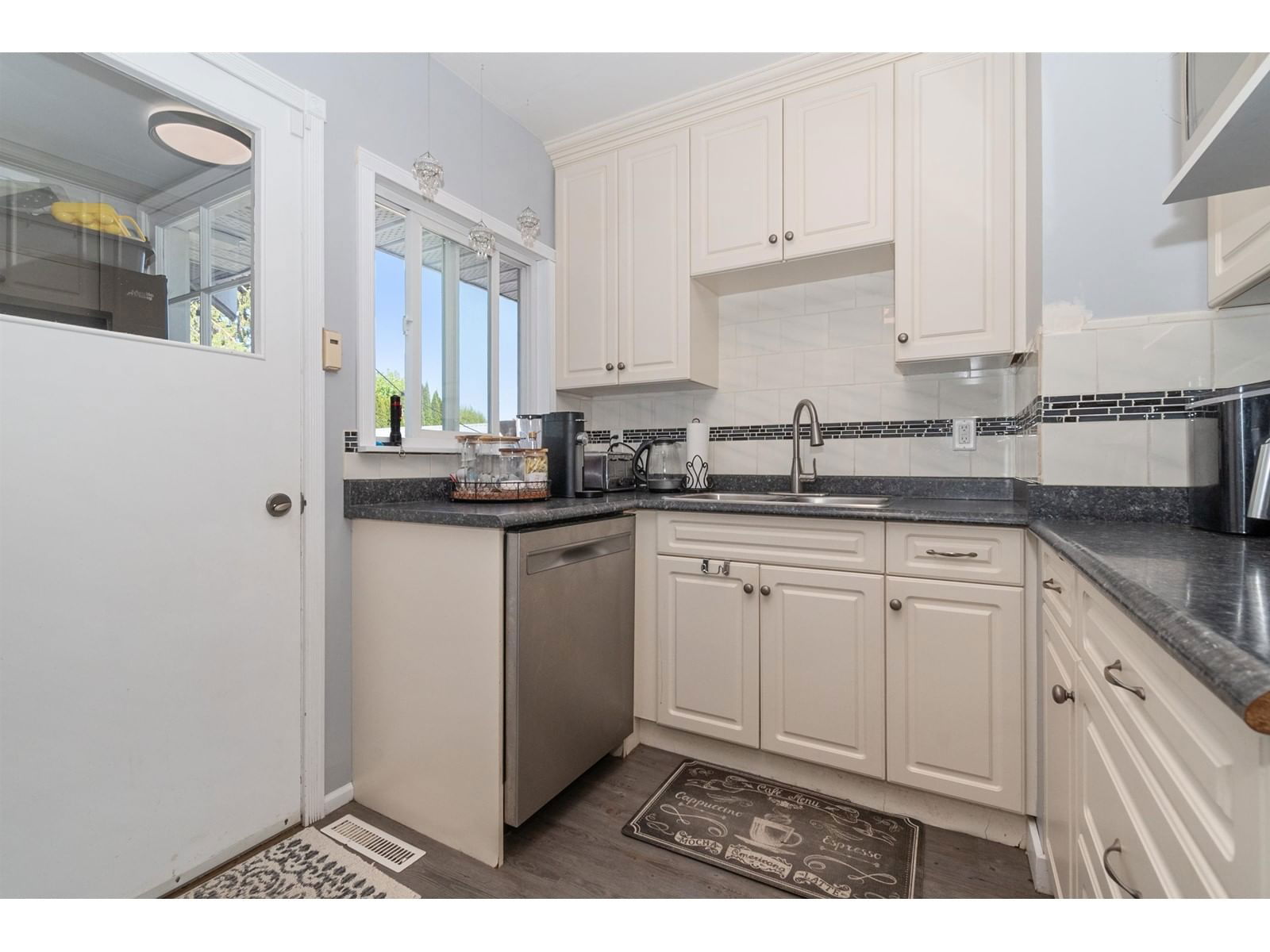 45325 CRESCENT DRIVE Image 11