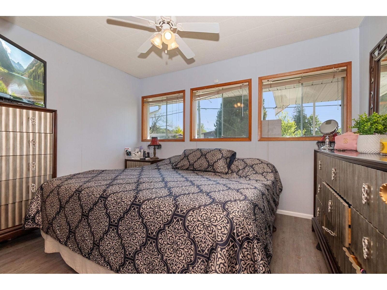 45325 CRESCENT DRIVE Image 15