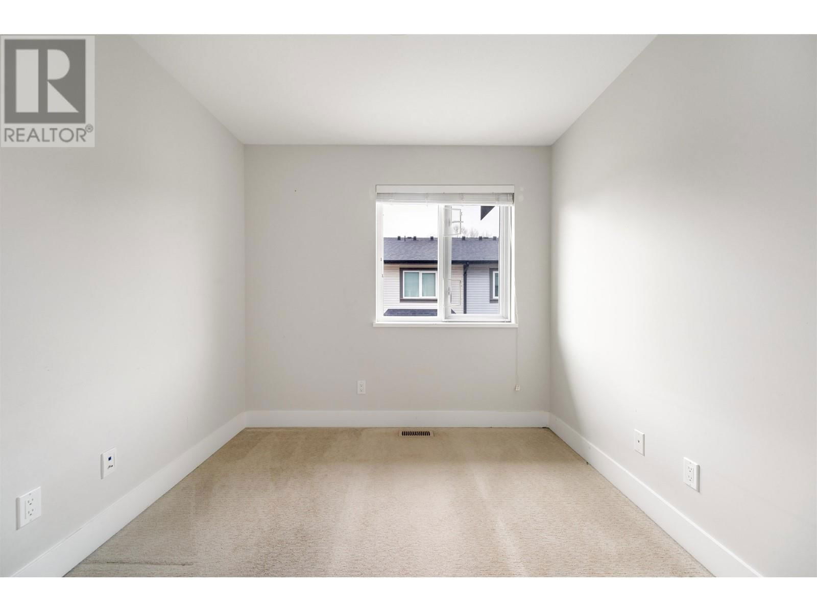 20 - 4588 DUBBERT STREET Image 16