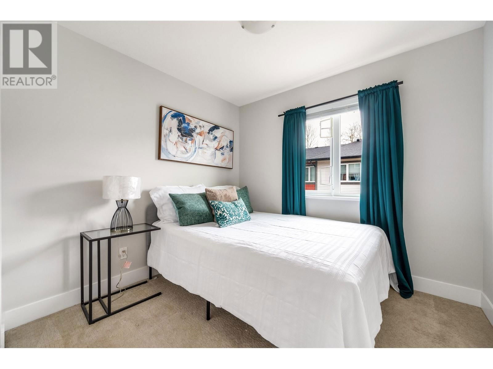 20 - 4588 DUBBERT STREET Image 17