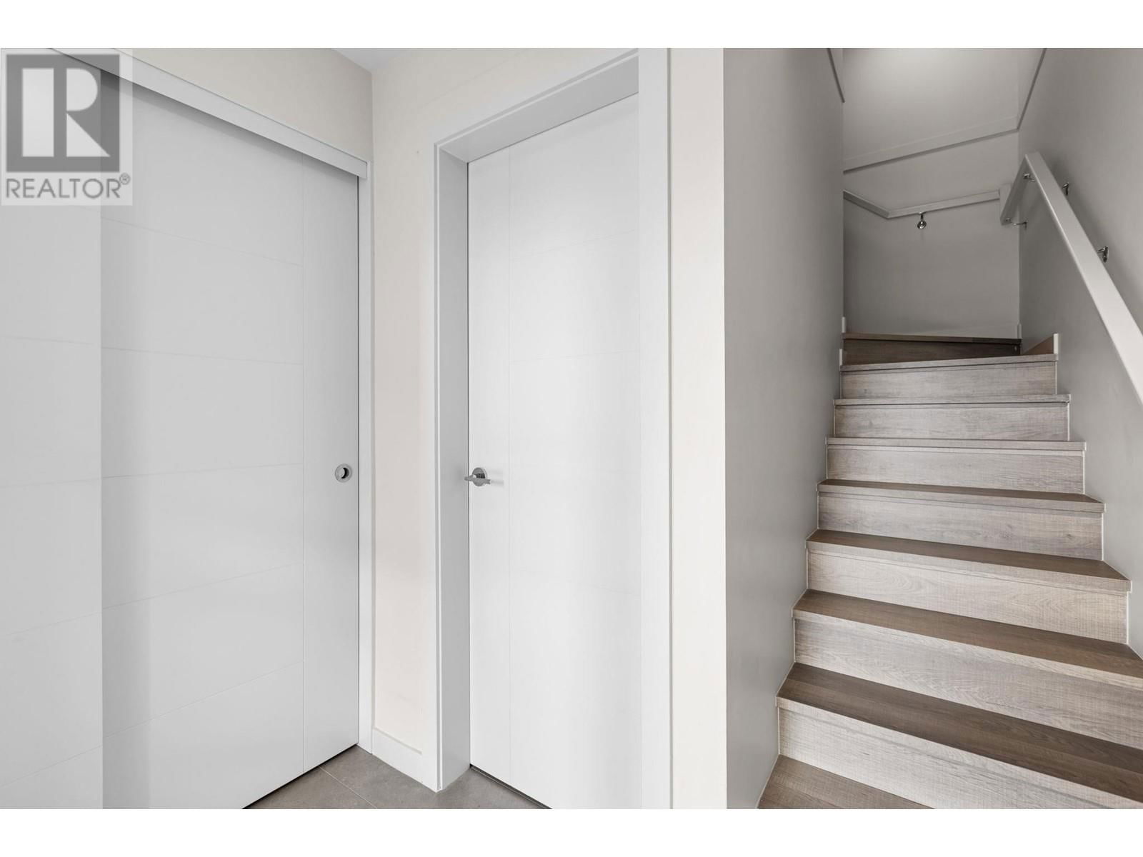 1013 QUEBEC STREET Image 15
