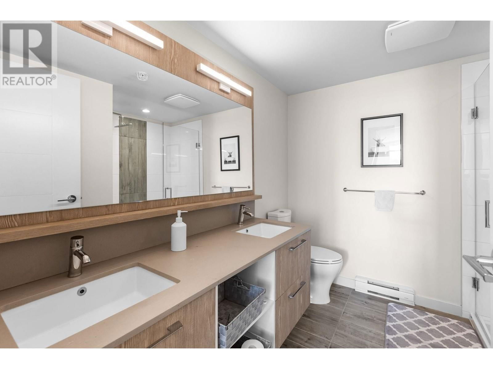 1013 QUEBEC STREET Image 21