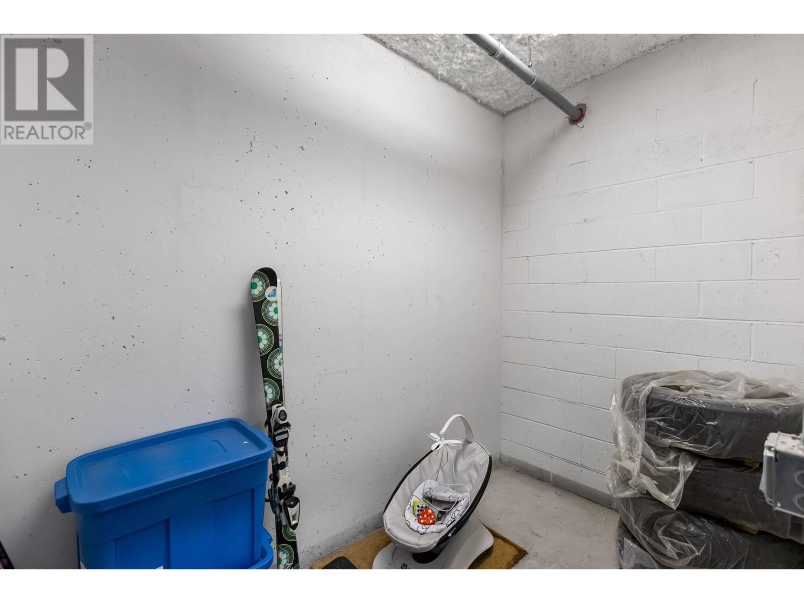 1013 QUEBEC STREET Image 27